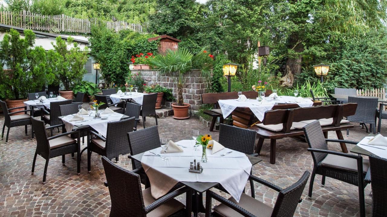 Hotel Zum Turm カステルロット エクステリア 写真