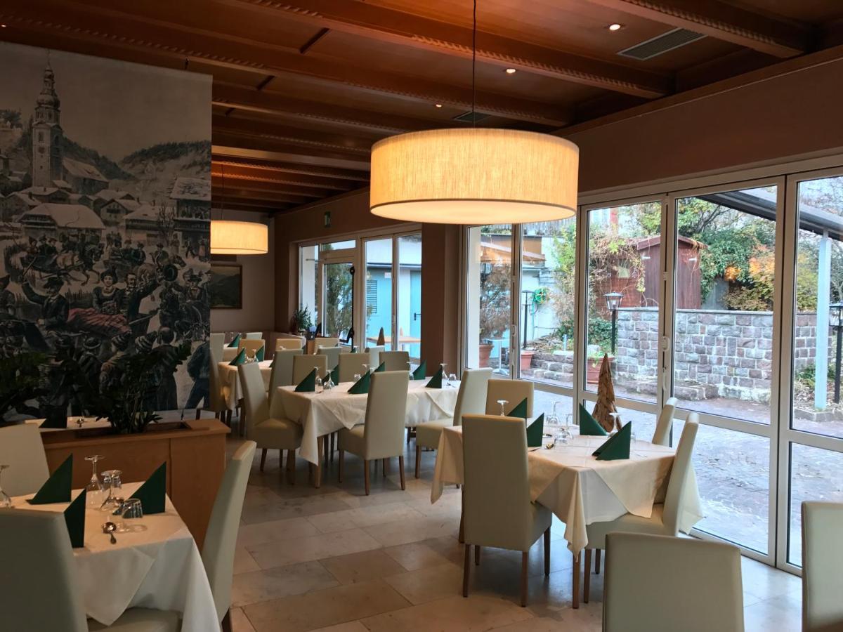 Hotel Zum Turm カステルロット エクステリア 写真