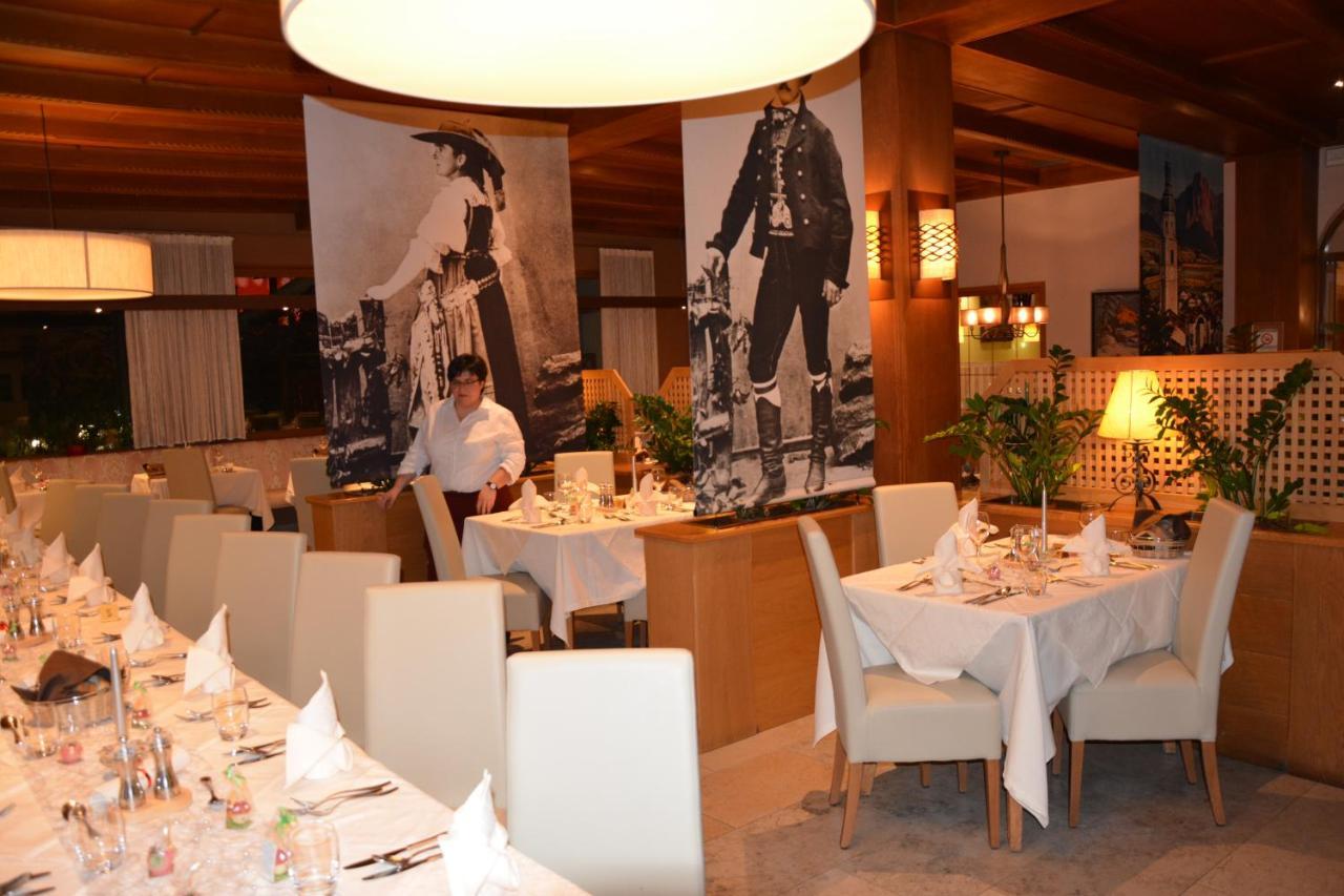 Hotel Zum Turm カステルロット エクステリア 写真