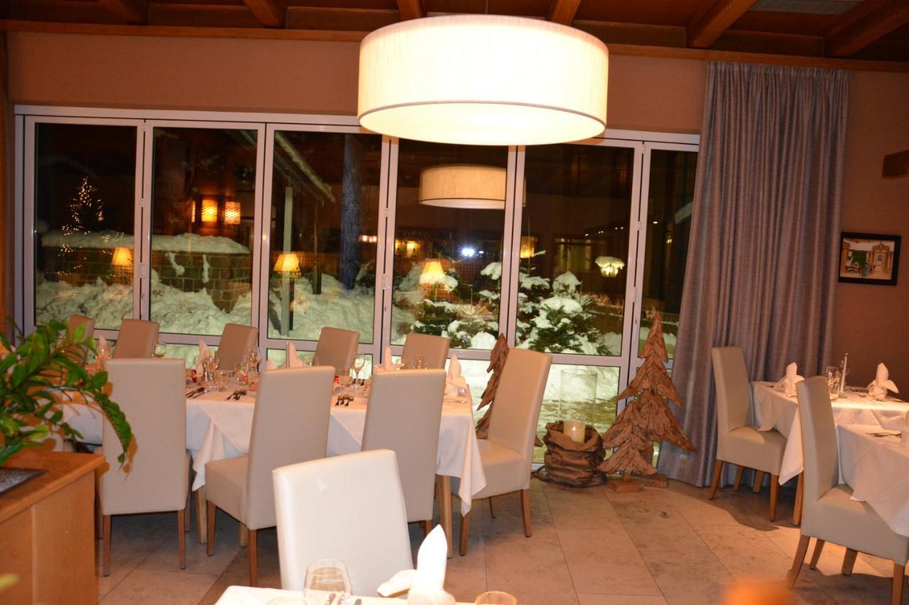 Hotel Zum Turm カステルロット エクステリア 写真